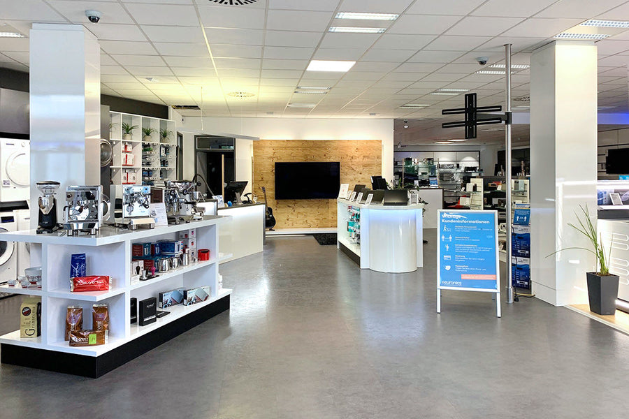 The showroom of media@home Kraus in Kempten with the counter near the entrance